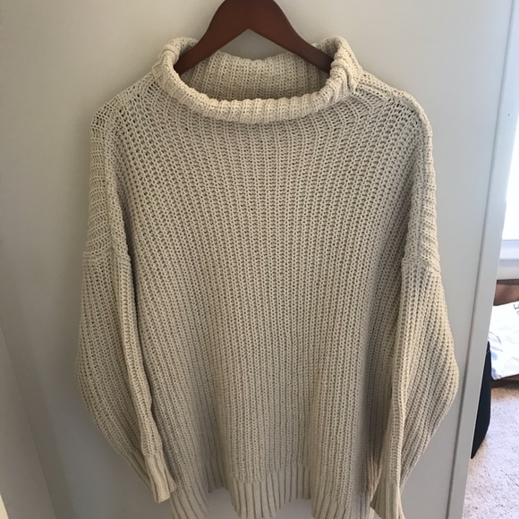 Aerie Oversized Turtleneck - Picture 1 of 4